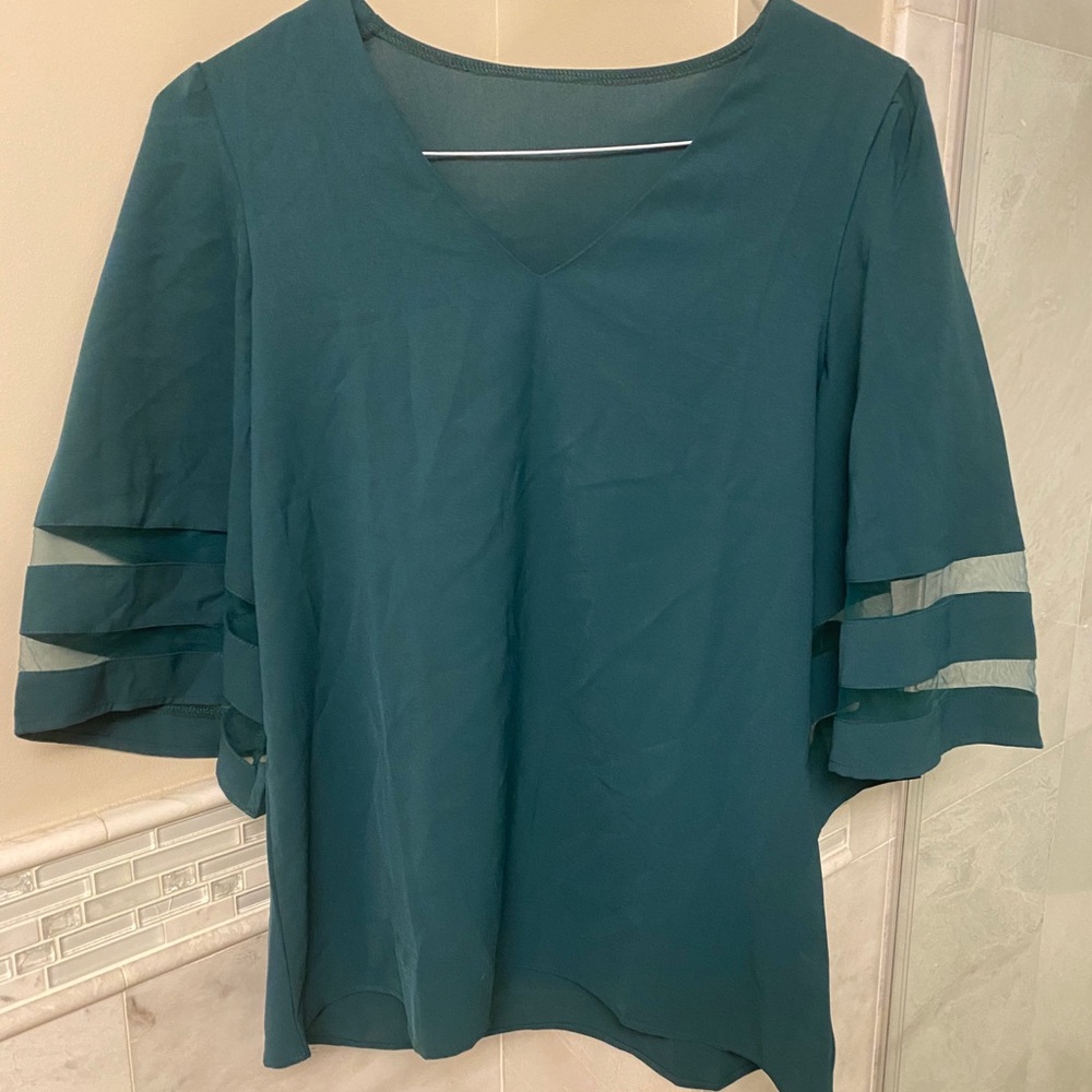 Emerald green flutter sleeve top - Amazon - S
